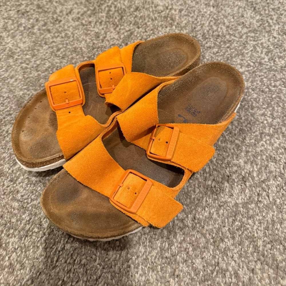 Birkenstock Arizona size 8/38 Orange Suede